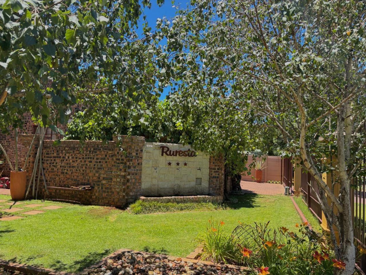 Ruresta Guesthouse Bloemfontein Ngoại thất bức ảnh